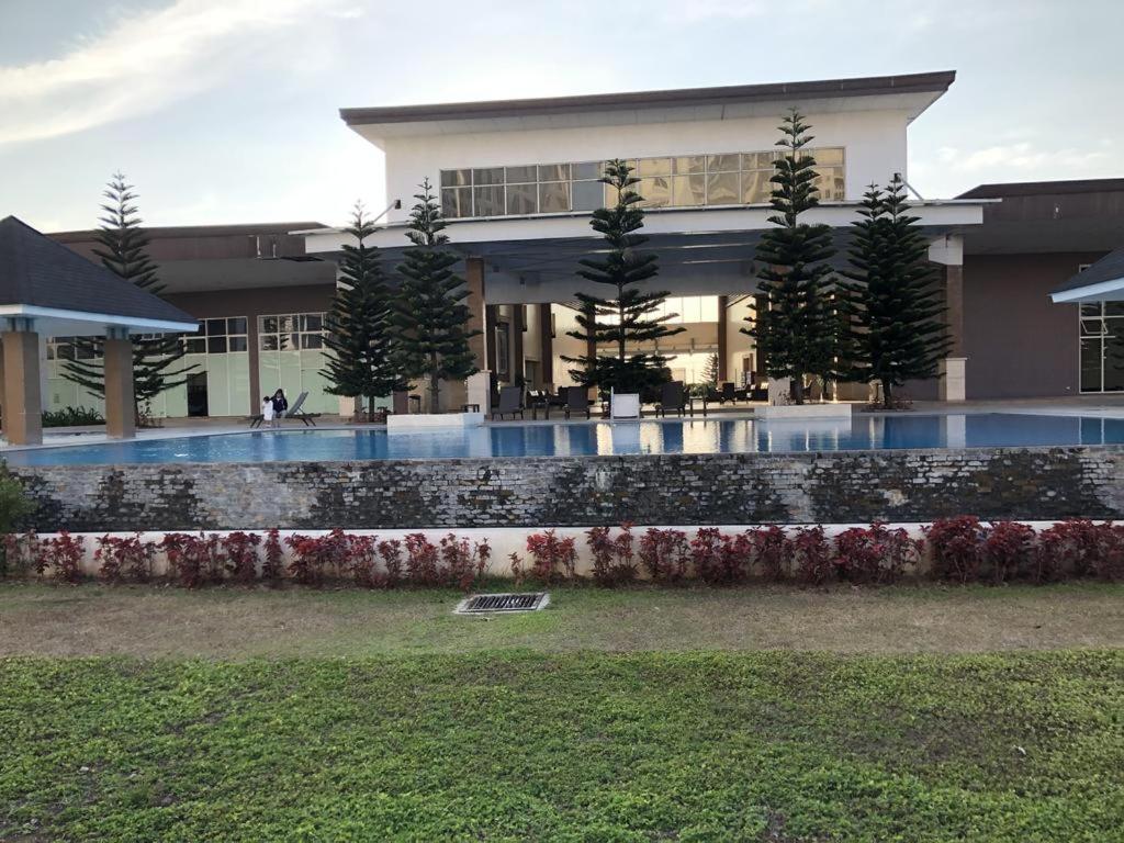 Smdc Tagaytay Taal Lake Condo Cook Netflix No Balcony No Free Parking Tagaytay City Exteriör bild